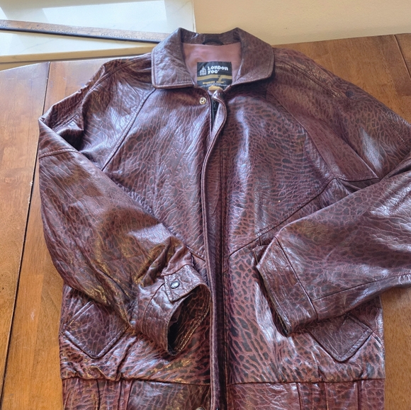 Vintage London Fog Winning Edge Red Tiger leopard print Leather Jacket Fits Medi - Picture 5 of 11